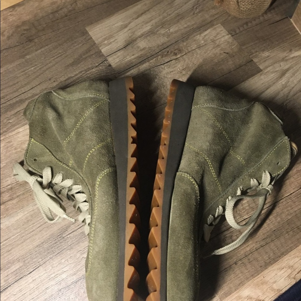 Dooney Bourke suede leather boots 7